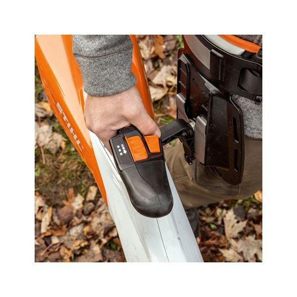 souffleur-a-batterie-bga200-nu-accessoire-portatif-hanches-stihl-6.jpg